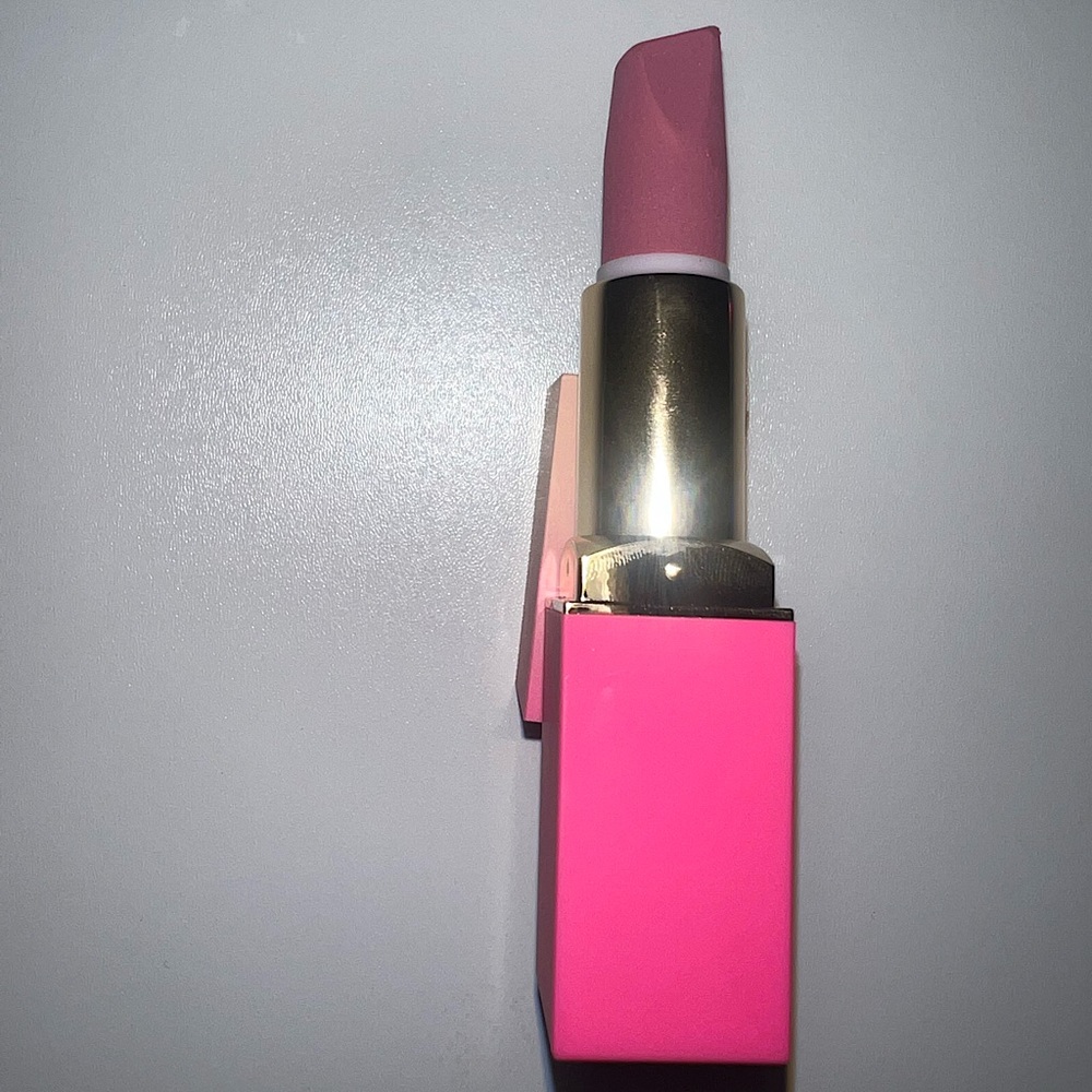 Juvias place Nude Velvety Matte lipstick